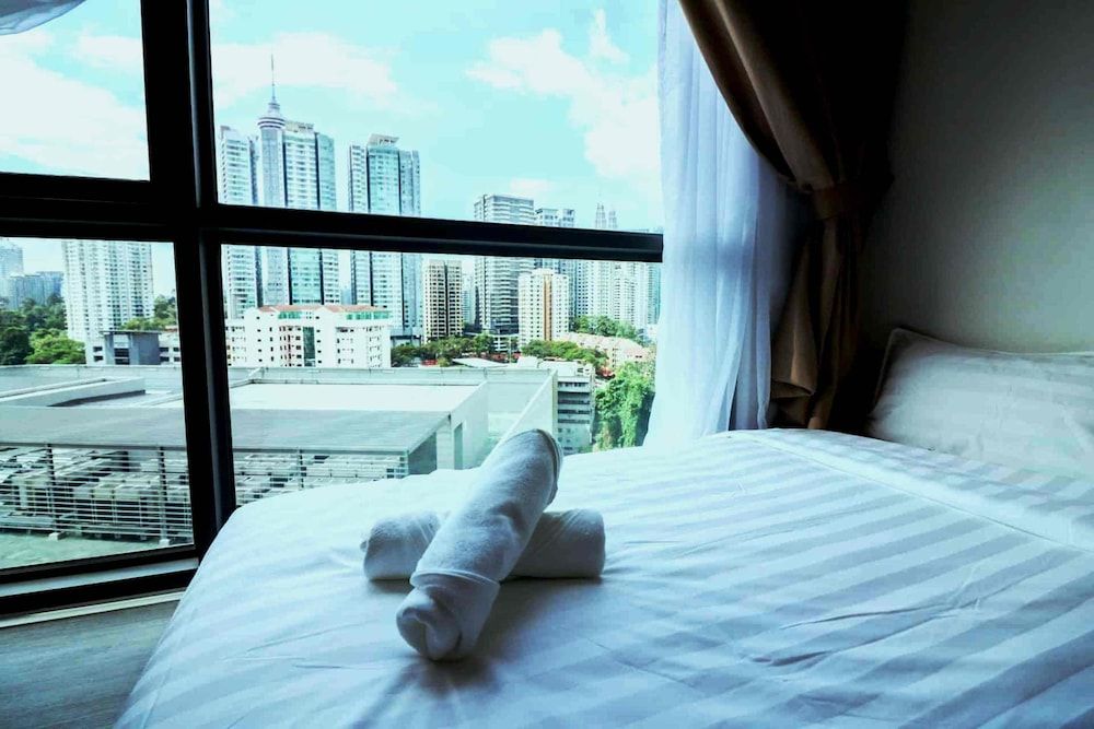 Premier Apartment, 1 King Bed, Non Smoking, City View