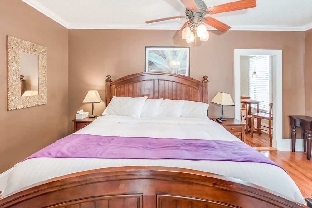 The Heirloom Inn Suite, Non Smoking, Kitchen (Diamond) 14