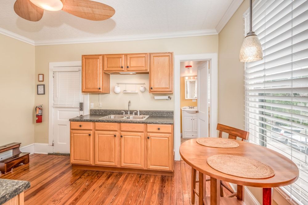 The Heirloom Inn Suite, Non Smoking, Kitchen (Diamond) 8