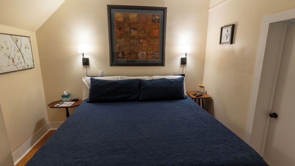 The Heirloom Inn Studio, Non Smoking (Emerald) 4