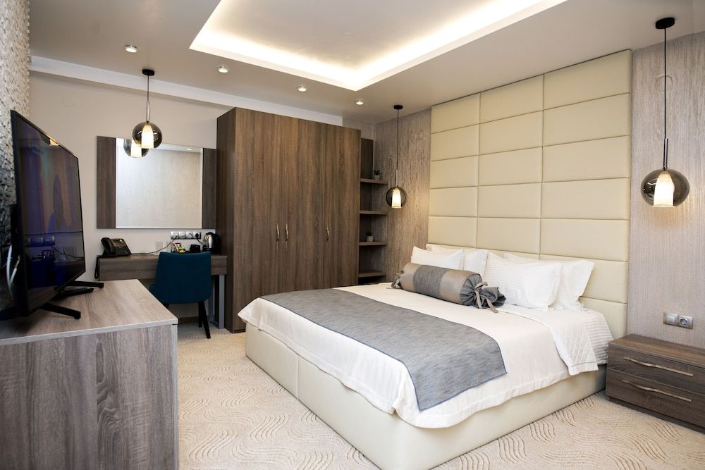 Family Hotel Business Club Deluxe Room 4