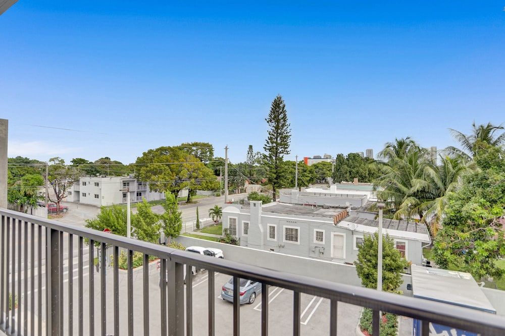 Renzzi Wynwood Apartments Family Apartment, 2 Bedrooms, Private Bathroom (2) 5