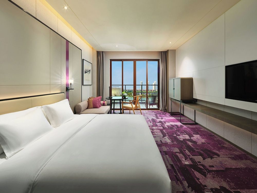 Standard Room, 1 King Bed