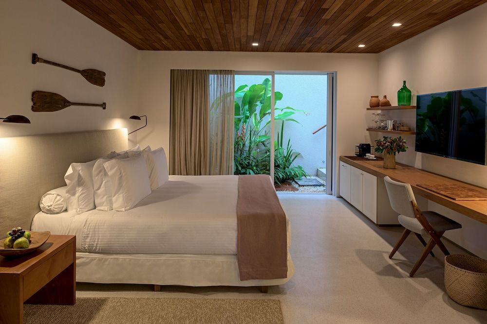 Deluxe Bungalow, 1 King Bed, Garden View