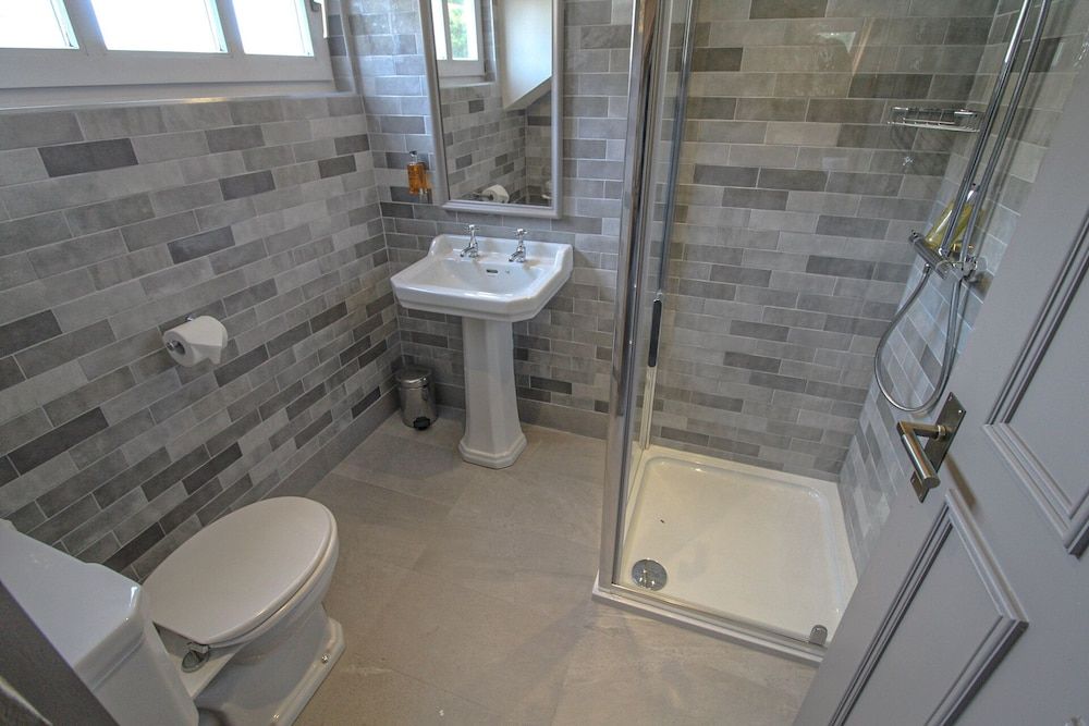 Pooley Bridge Inn Twin Room, Ensuite 10