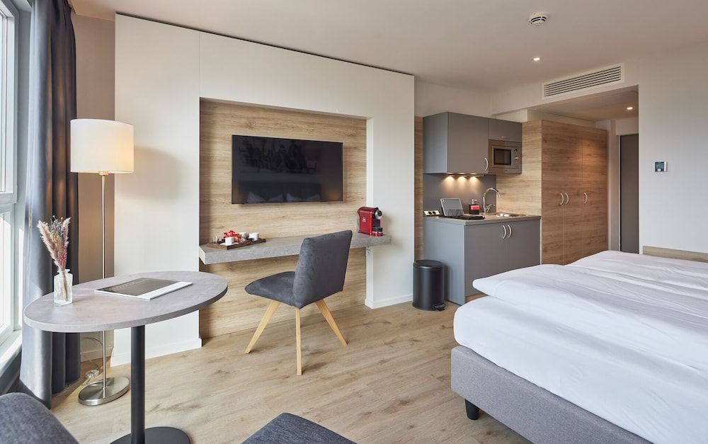 Boardinghouse Das RUNDUM Medium (Twin)