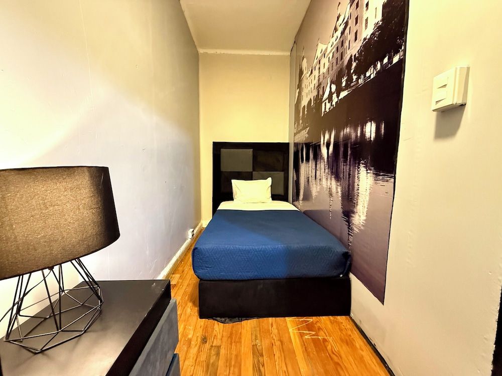 undefined RMS Hostal - Condesa 4
