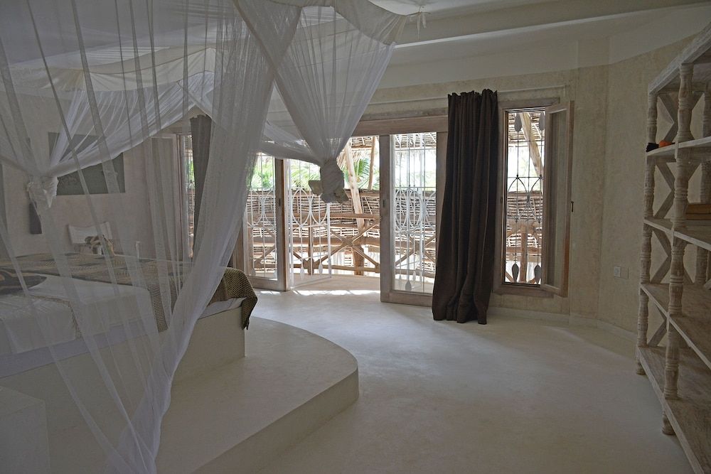 The Lawford Kenya Luxury Villa, 4 Bedrooms, Private Pool, Ocean View (TEMBO) 4