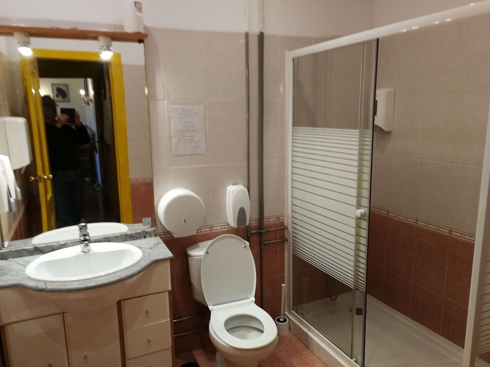 Mana Guest House Basic Single Room, Shared Bathroom 3