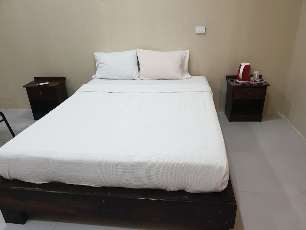 Bay View Barbers Lodge Budget Single Room 2