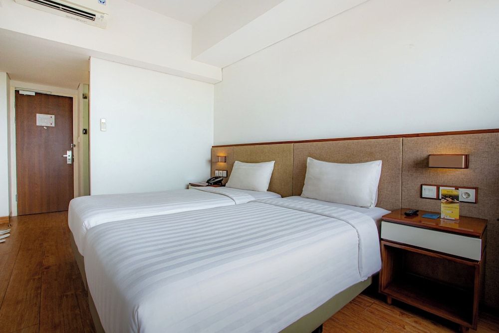Grand Zuri Ketapang Superior Twin Room 5