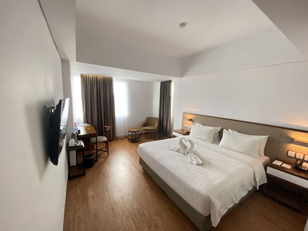 Grand Zuri Ketapang Deluxe Double Room 3