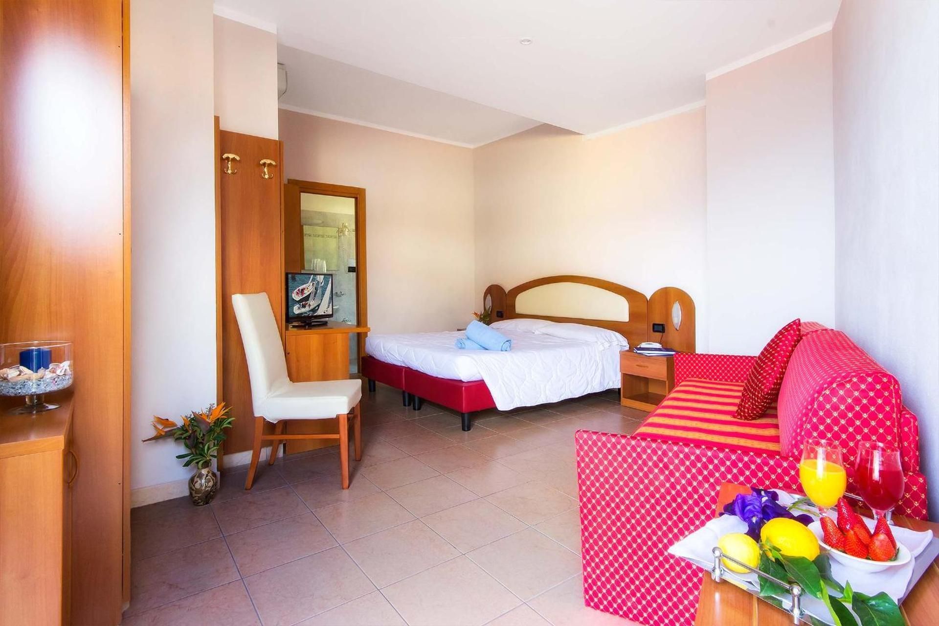 Triple Room with Balcony and Air Conditioning