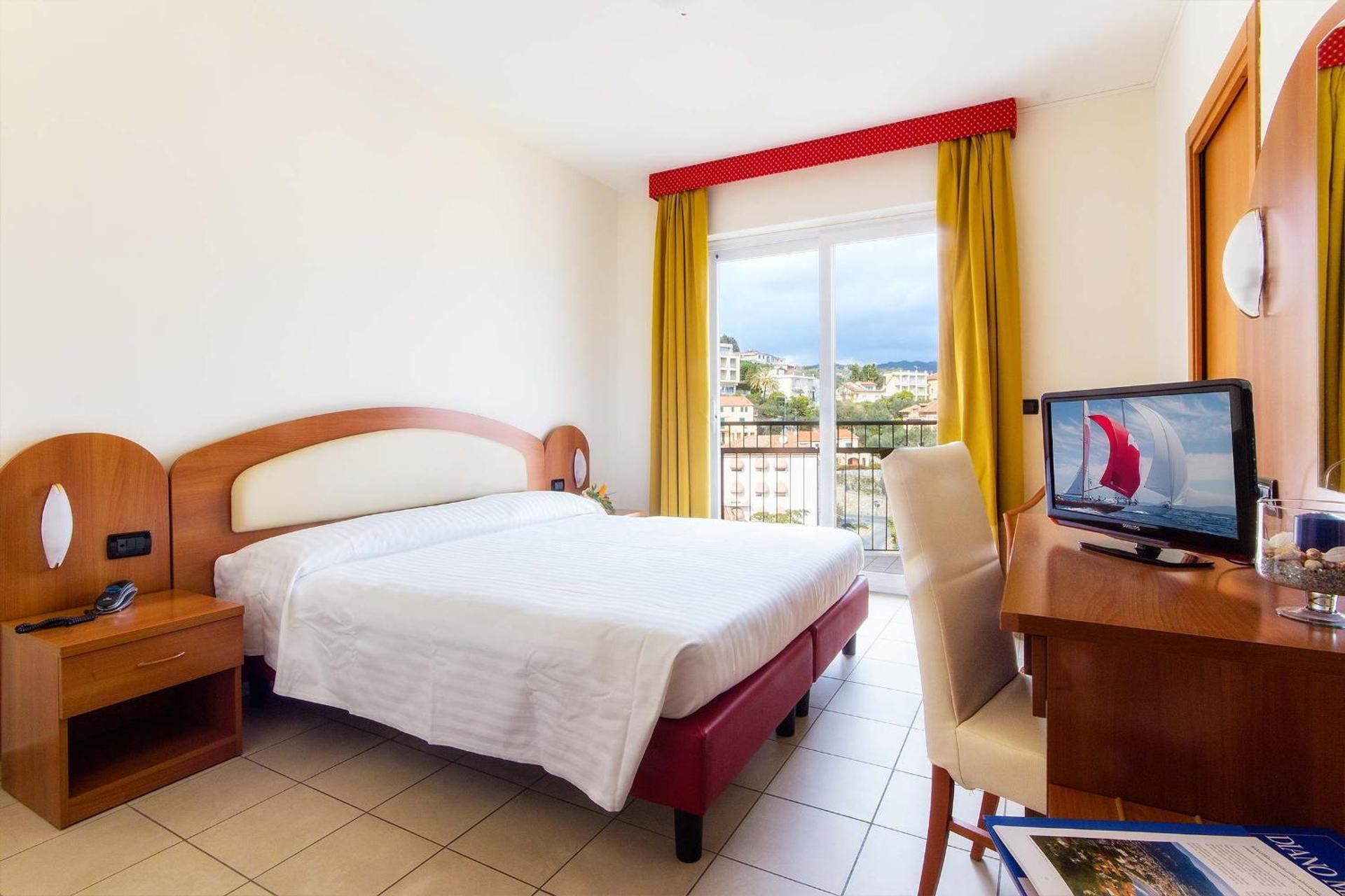 Double or Twin Room with Balcony and Air Conditioning