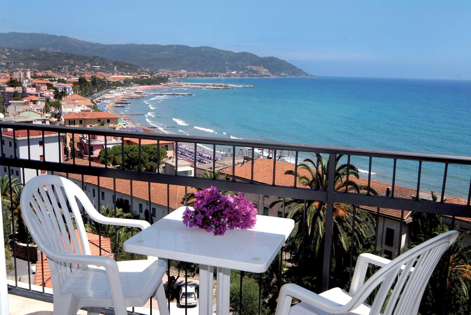 Triple Room with Balcony and Sea View