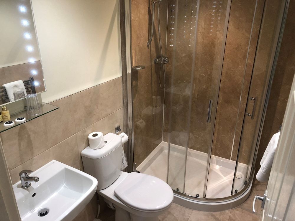 Crow Park Hotel Standard Double Room, Ensuite, Mountain View 4