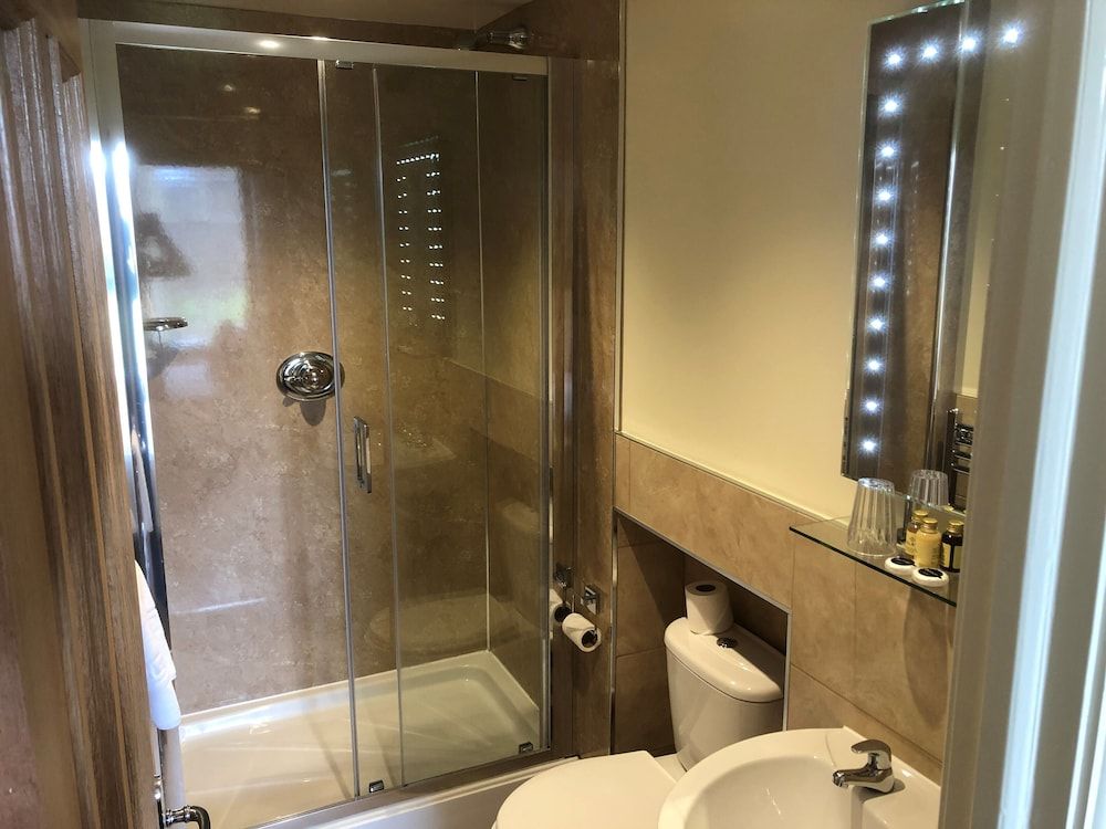 Crow Park Hotel Double Room, Ensuite (Mountain View) 5