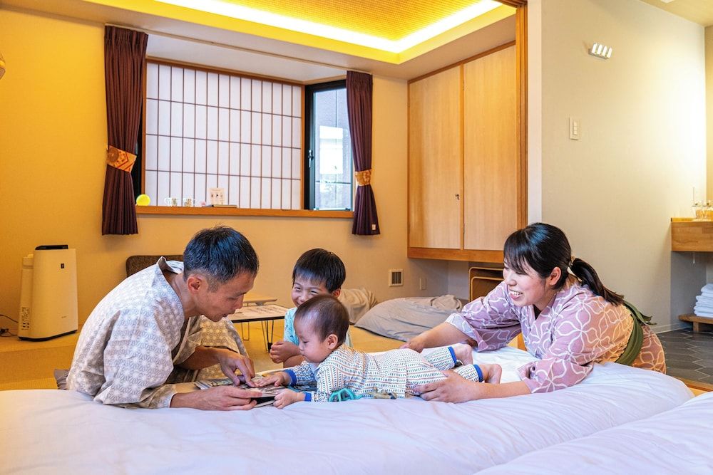Family Double or Twin Room, Non Smoking, Bathtub