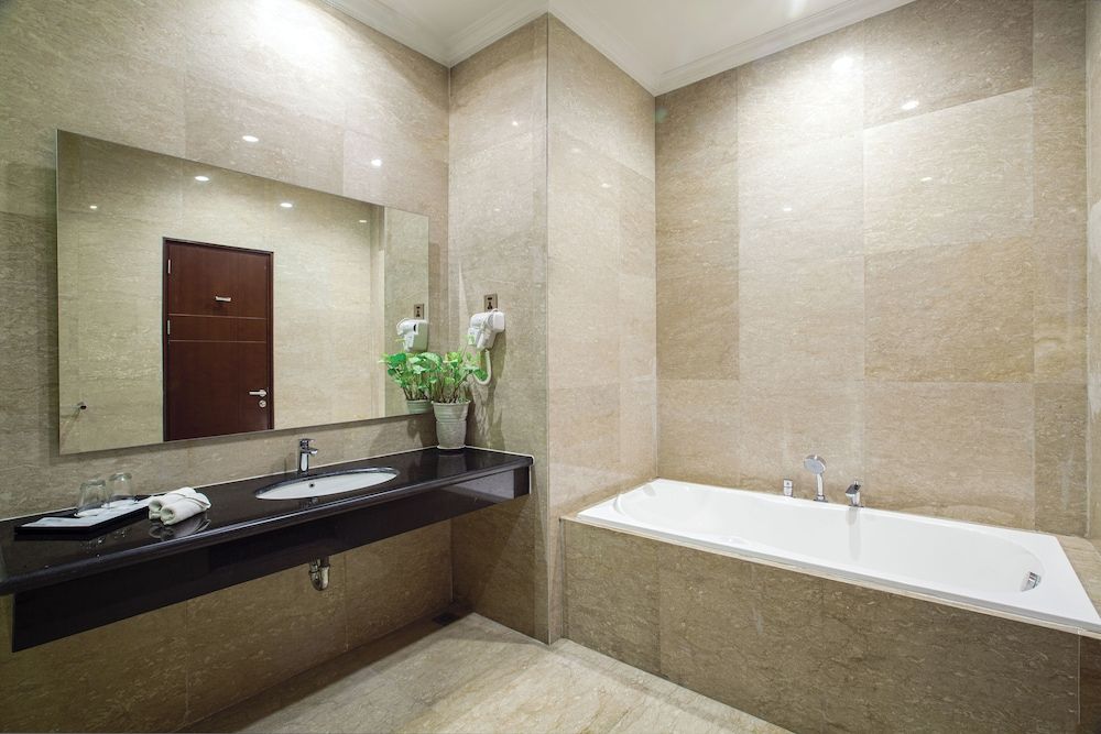 The Green Peak, ARTOTEL Curated Suite Room 3