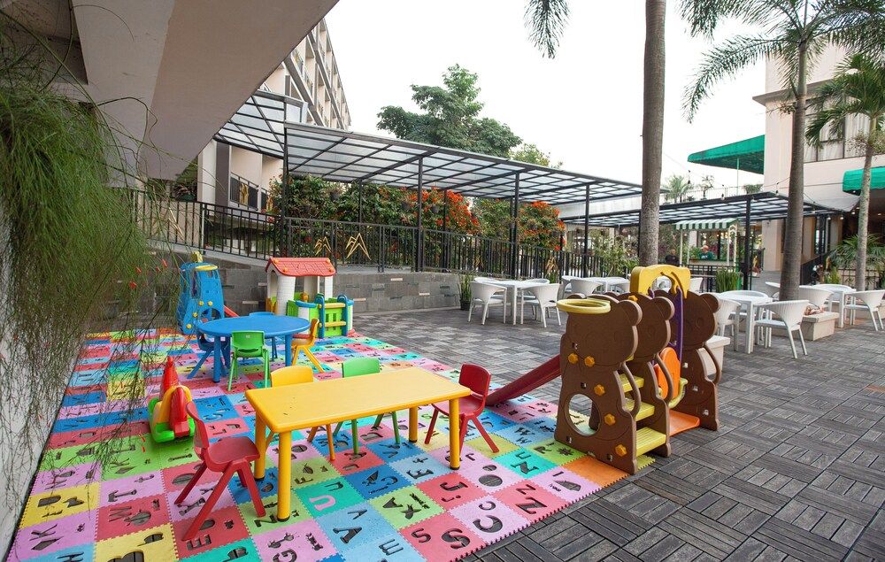 Children's play area - outdoor