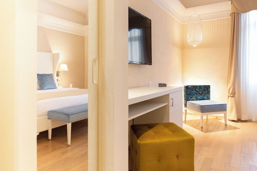 Superior Room, Lake View with balcony or terrace