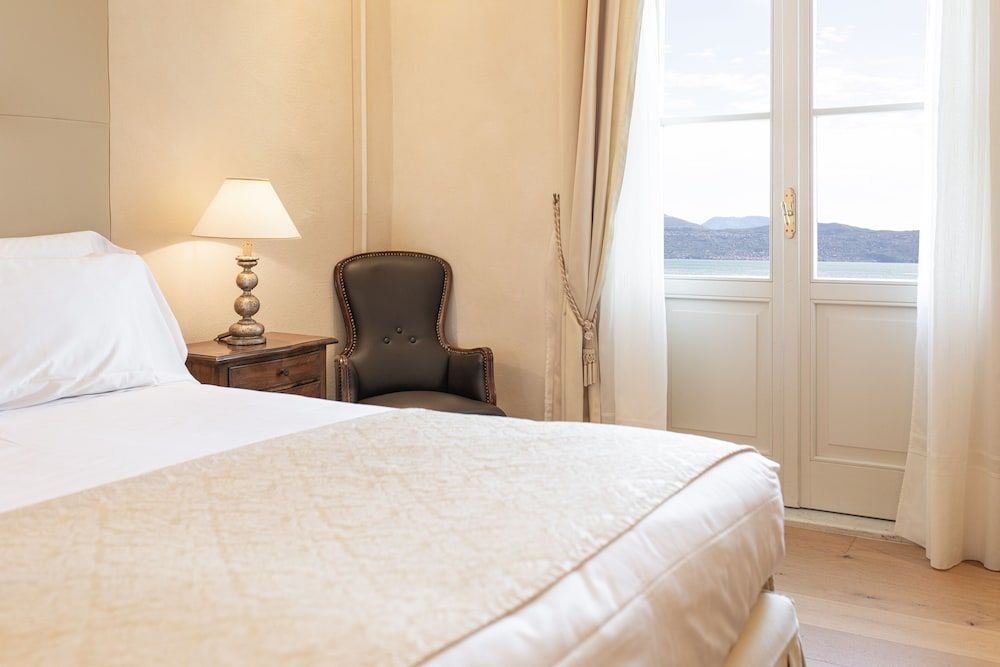 Superior Single Room, Lake View