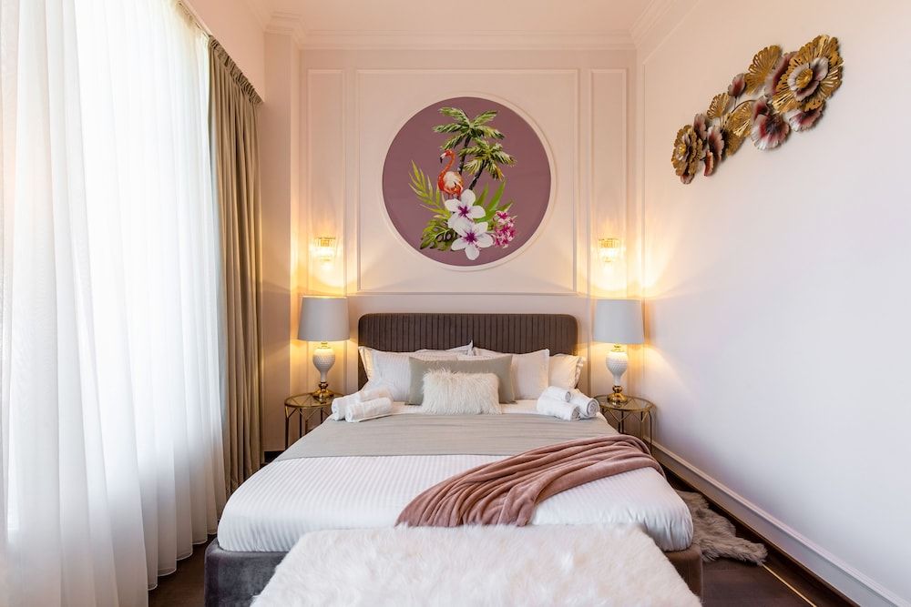 undefined HOLT Old Town 7