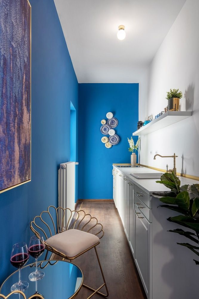 HOLT Old Town Luxury Studio Suite, 1 Queen Bed, Kitchen 39