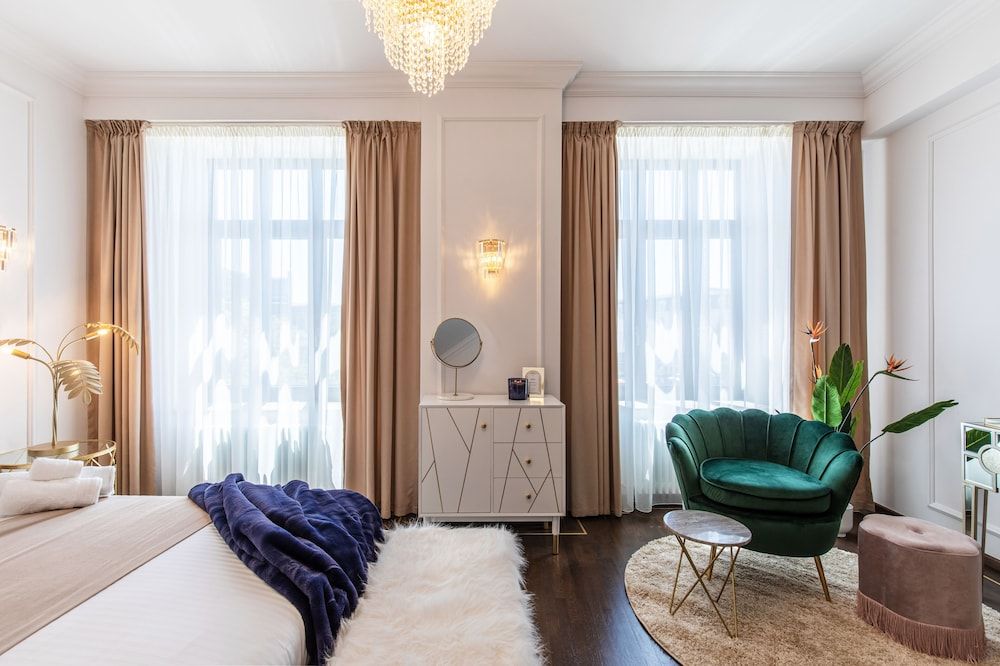 HOLT Old Town Luxury Studio Suite, 1 Queen Bed, Kitchen 17