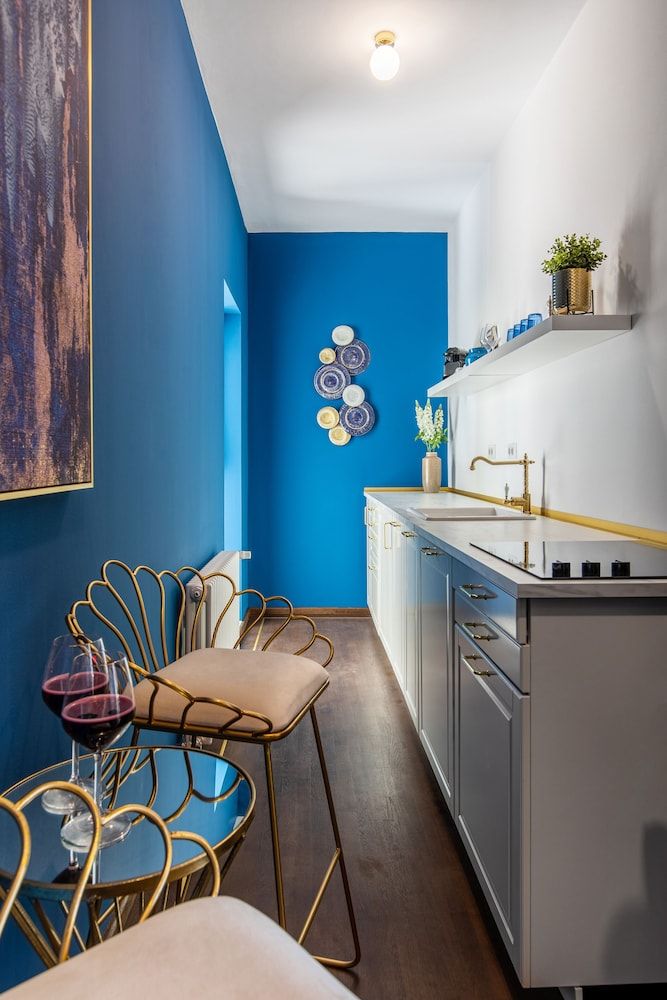 HOLT Old Town Luxury Studio Suite, 1 Queen Bed, Kitchen 38