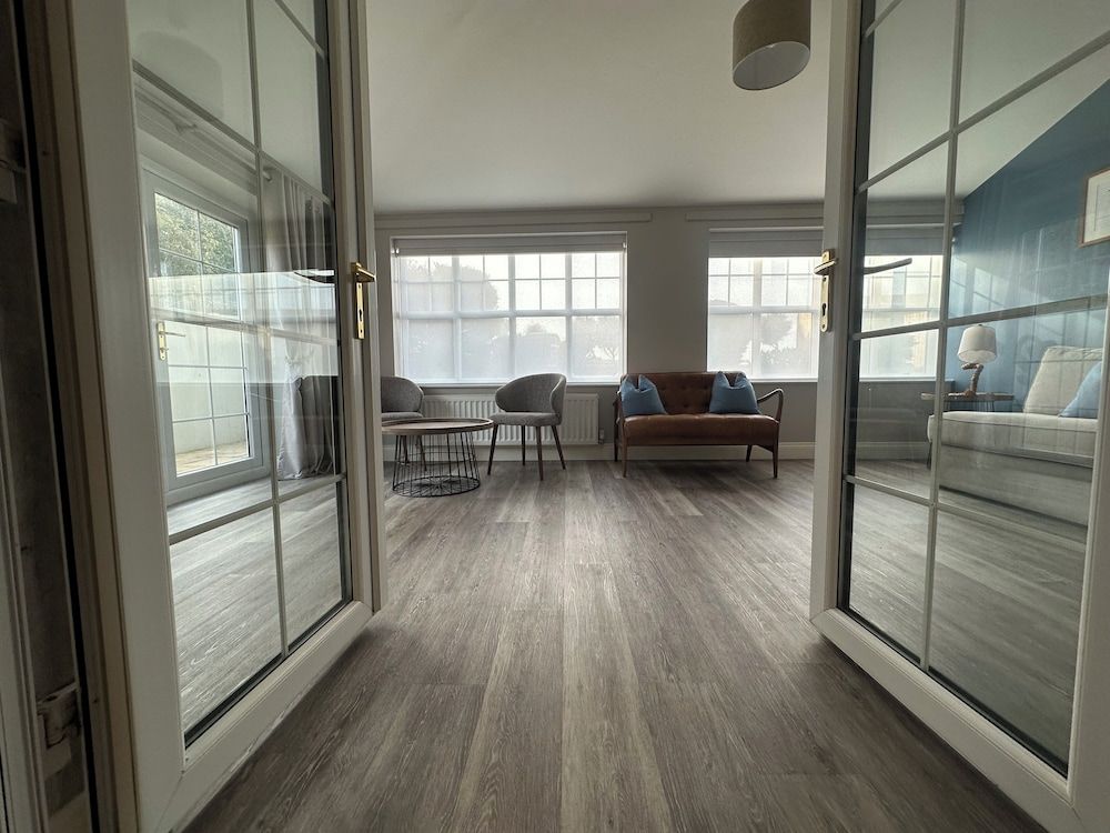 Beach House Hotel Executive Family Suite - Pet Friendly 5