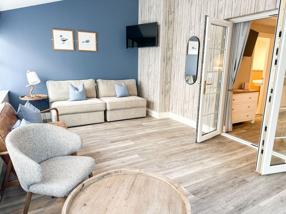 Beach House Hotel Executive Family Suite - Pet Friendly 4