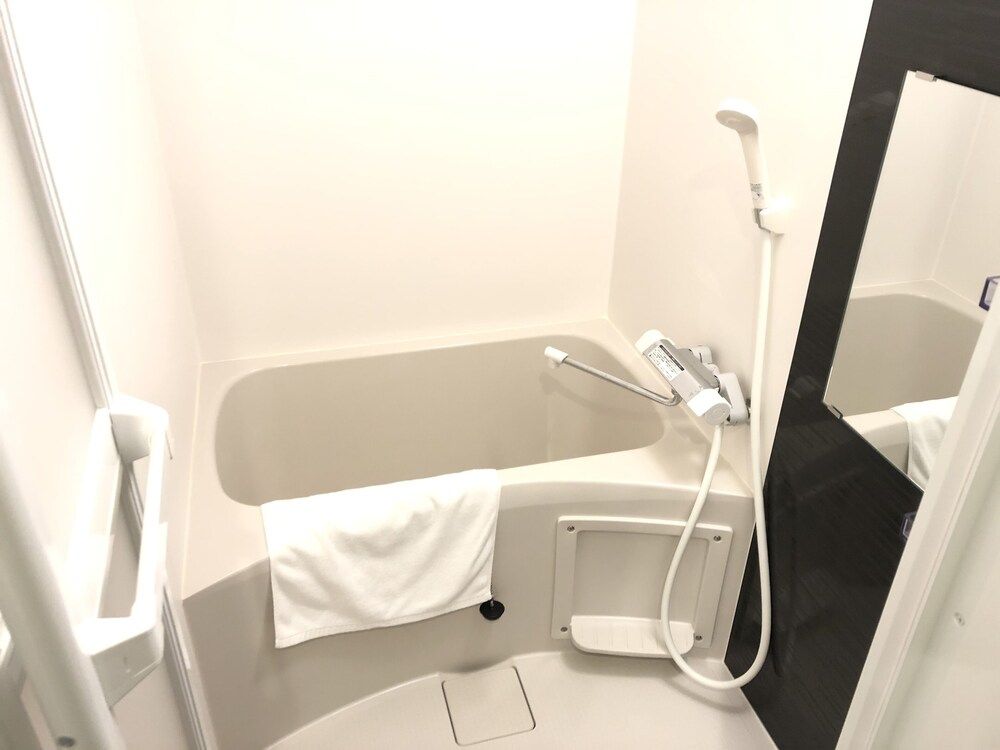 ARlis house Shin Osaka North Superior Twin Room, Non Smoking 5