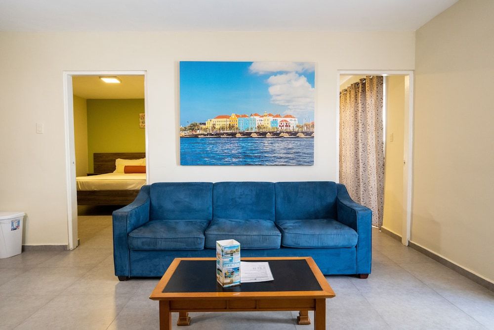 Delynne Boutique Hotel Superior Room, 2 Bedrooms, Non Smoking, Pool View 8