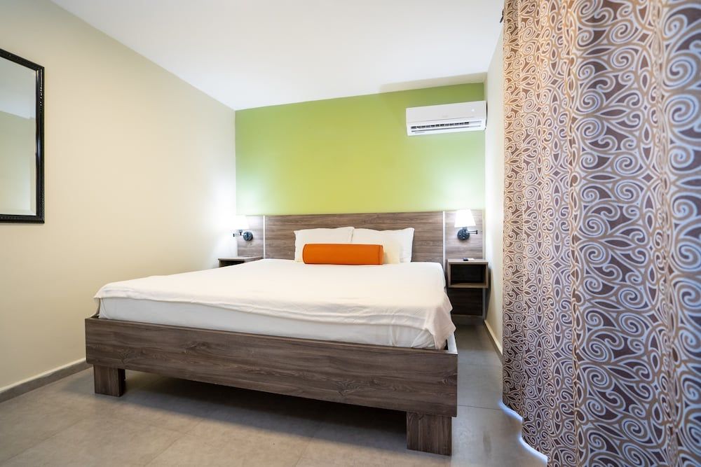 Delynne Boutique Hotel Superior Room, 2 Bedrooms, Non Smoking, Pool View