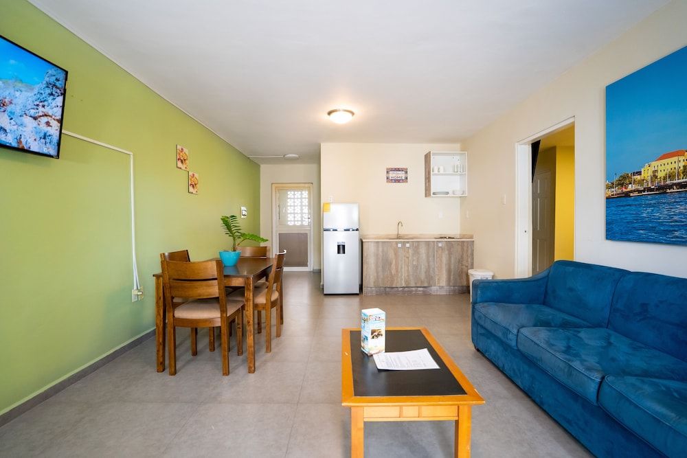 Delynne Boutique Hotel Superior Room, 2 Bedrooms, Non Smoking, Pool View 7