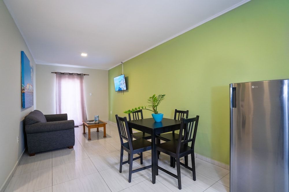 Delynne Boutique Hotel Deluxe Room, 2 Bedrooms, Non Smoking, Pool View 9