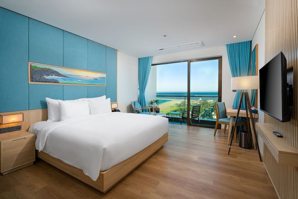 Sala Grand Tuy Hoa Hotel Penthouse 3