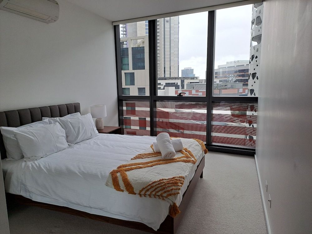 Kula Docklands Superior Apartment, 2 Bedrooms 5