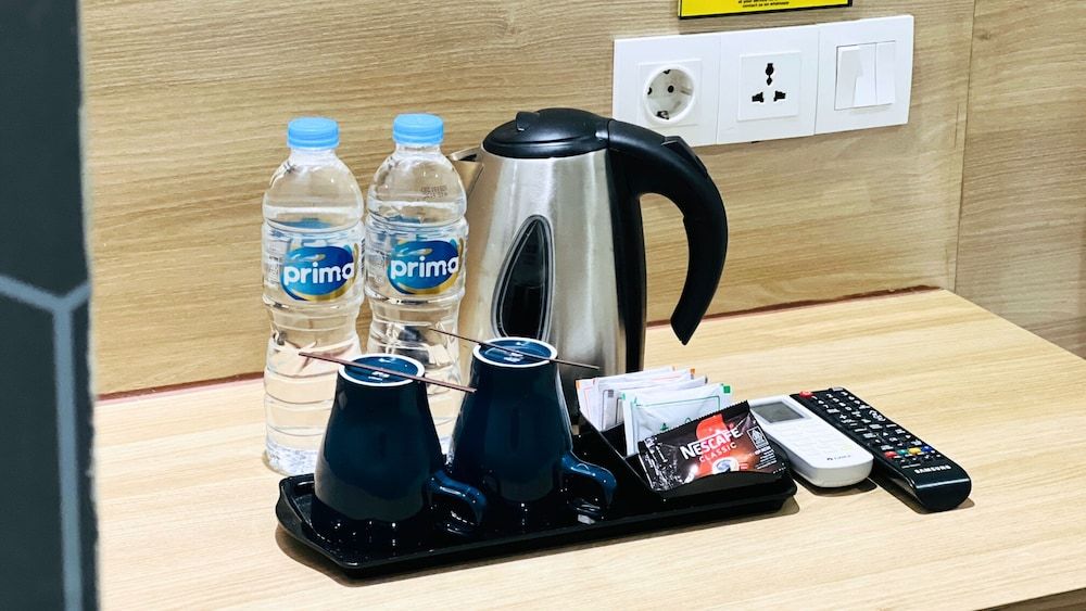 Yellow Bee Tanah Abang Superior Queen Room 9