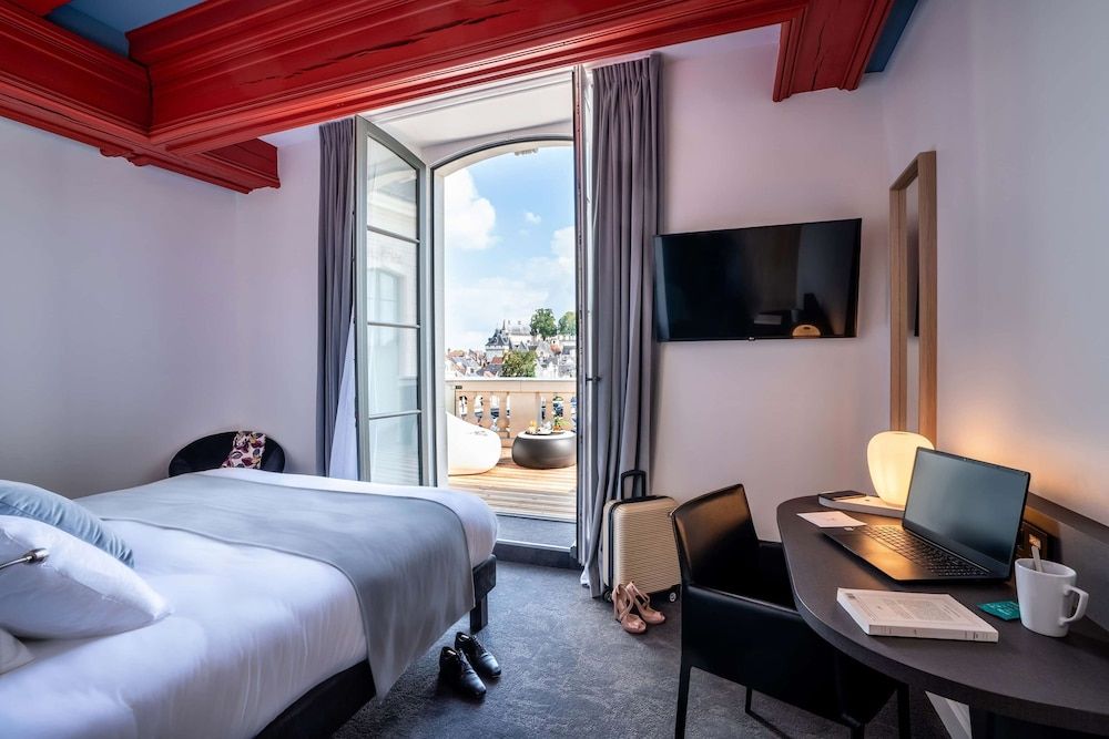Best Western Premier Hotel de la Cite Royale Superior Room, 1 King Bed, Non Smoking, Balcony