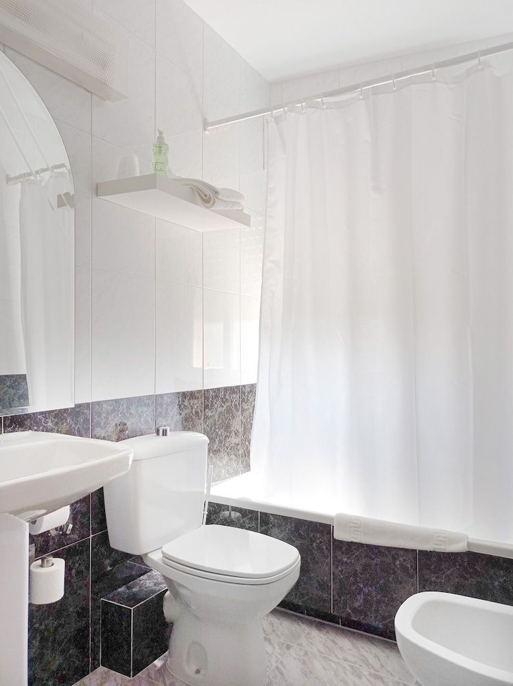 Hostal Lady Ana Maria Family Triple Room, Balcony 3