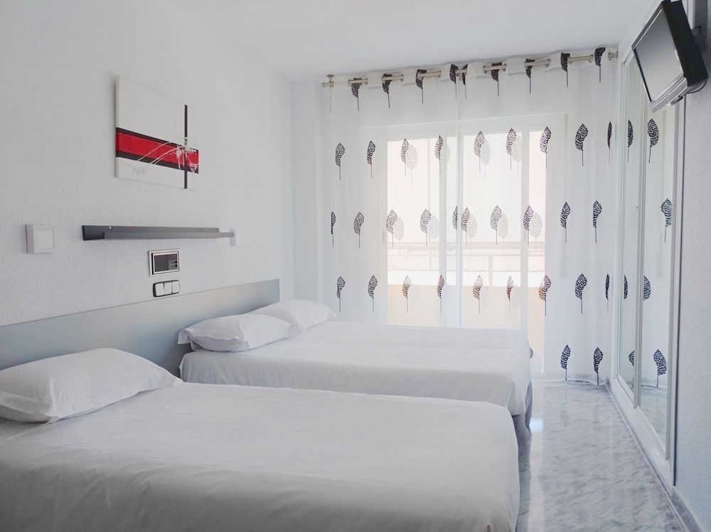 Hostal Lady Ana Maria Family Triple Room, Balcony 2