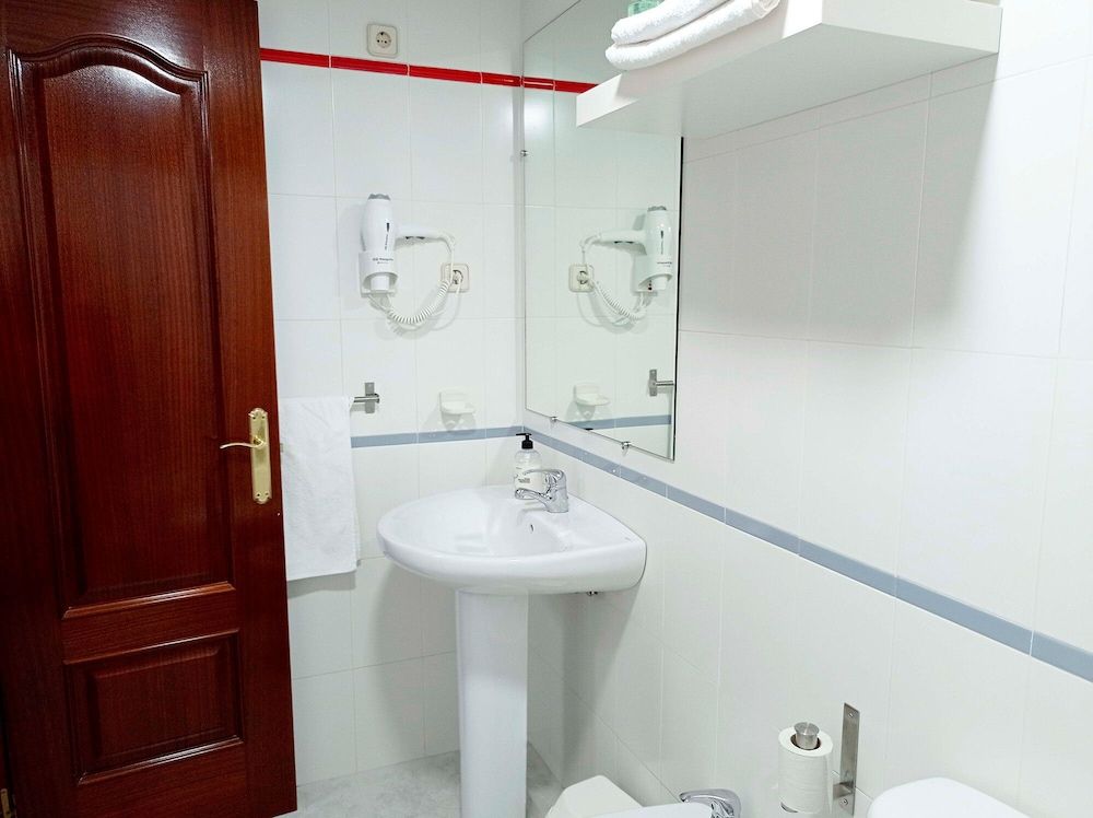 Hostal Lady Ana Maria Triple Room, 3 Twin Beds (Interior) 6