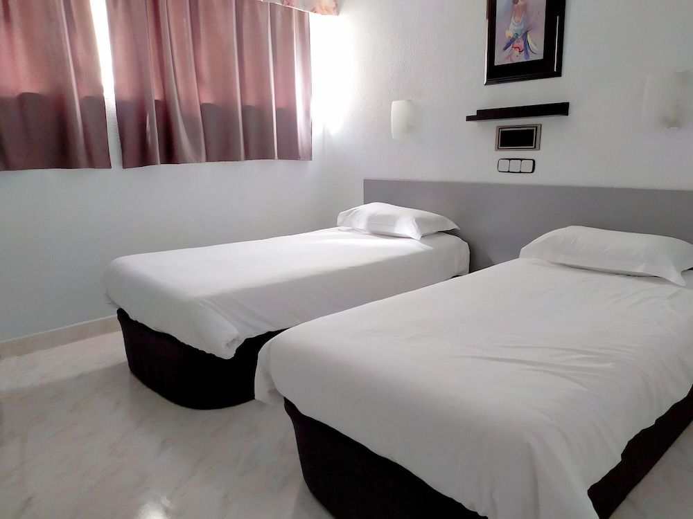 Hostal Lady Ana Maria Double Room, 2 Twin Beds (Interior) 2