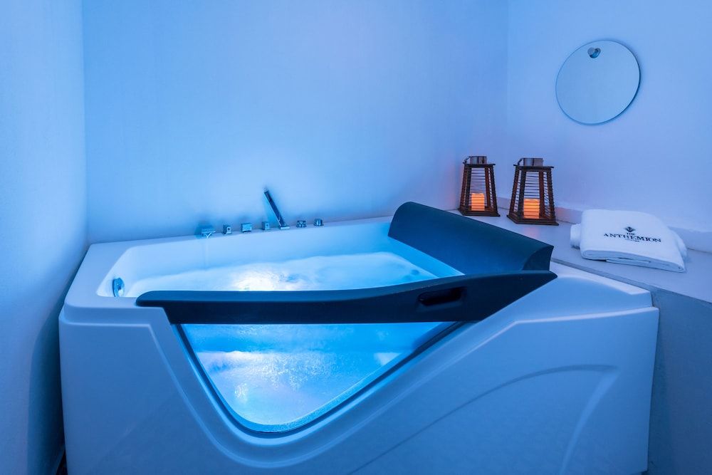 Double Room, Jetted Tub