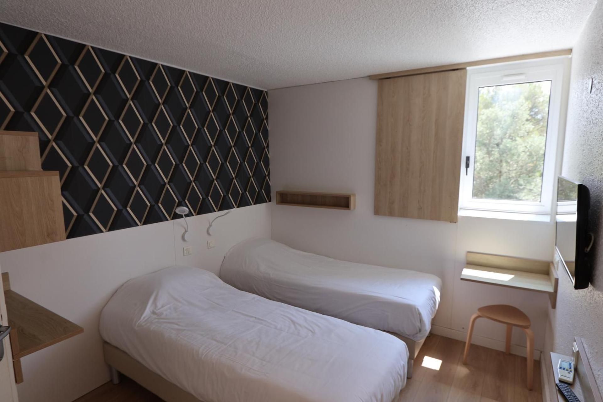 Adjacents rooms