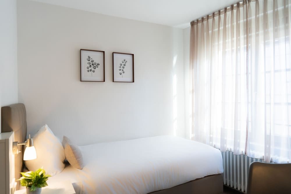 Hotel La Fleur Basic Single Room, Accessible, Private Bathroom 2