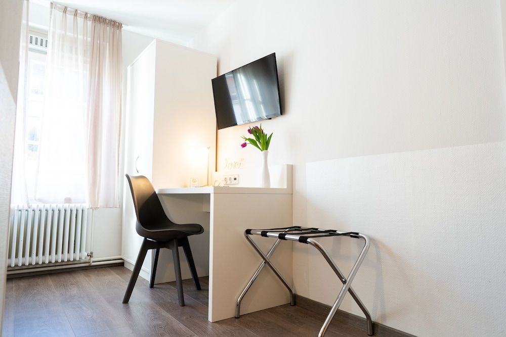 Hotel La Fleur Basic Single Room, Accessible, Private Bathroom 6