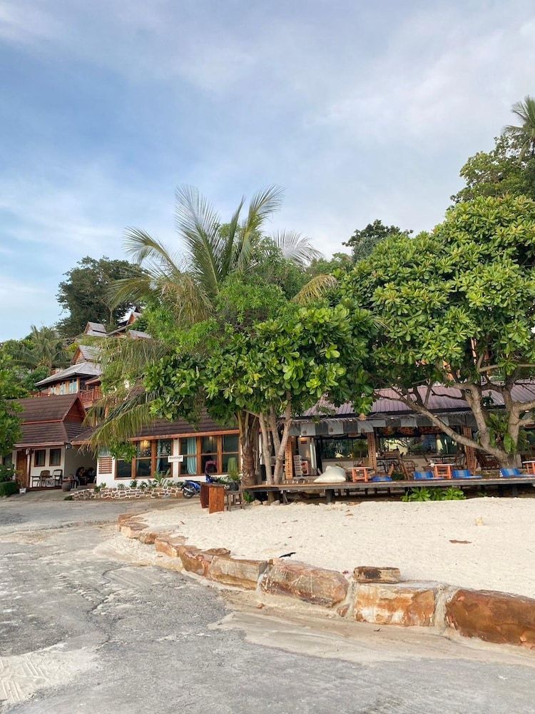 undefined Phi Phi Mountain Beach Resort 6